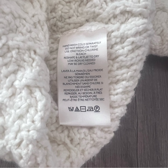 Brand New Free People We The Free Chunky Crew Neck Ivory Sweater Size XS - Picture 9 of 10